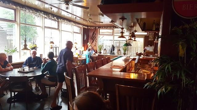 Restaurant-Cafe 'Op Warns'