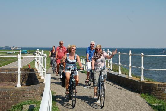 Country Cycling