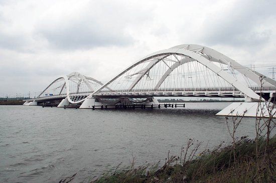 Die Enneüs-Heerma-Brücke