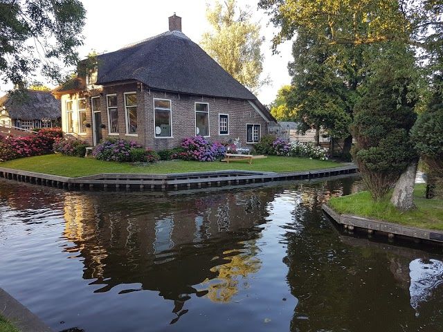 de Bibliotheek van Giethoorn